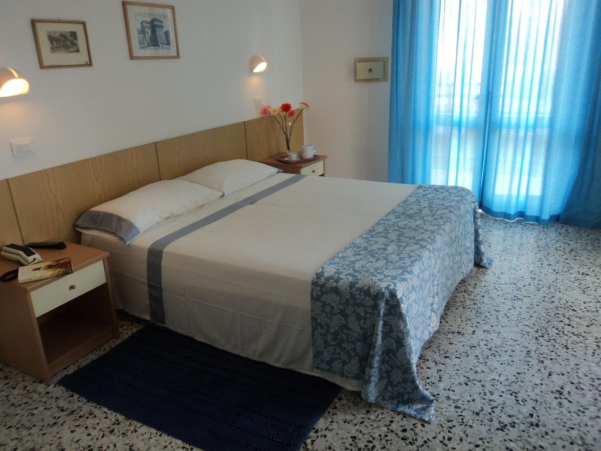 Hotel Irene Riccione Eksteriør bilde